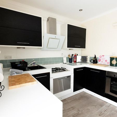 Willow Cottage - Cost 3 Bed Cottage In Penrhyn Bay With Sea Views With Access To Snowdonia Рос-он-Сі Екстер'єр фото