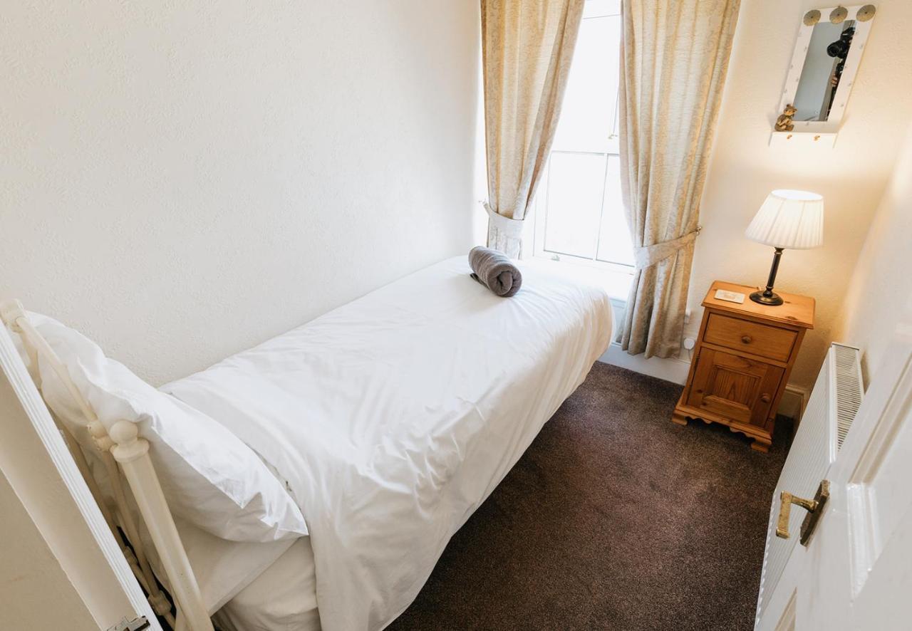 Willow Cottage - Cost 3 Bed Cottage In Penrhyn Bay With Sea Views With Access To Snowdonia Рос-он-Сі Екстер'єр фото