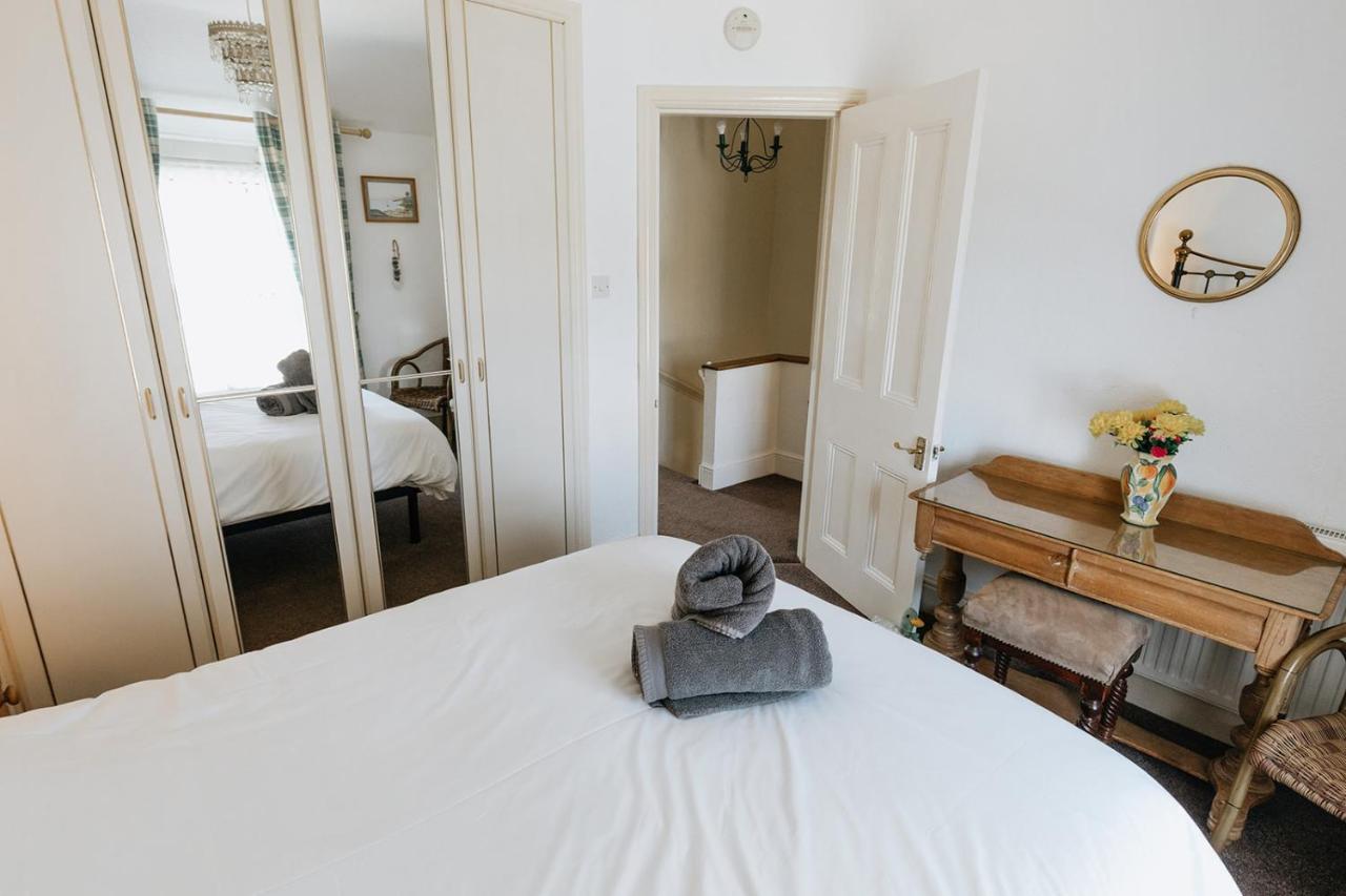 Willow Cottage - Cost 3 Bed Cottage In Penrhyn Bay With Sea Views With Access To Snowdonia Рос-он-Сі Екстер'єр фото