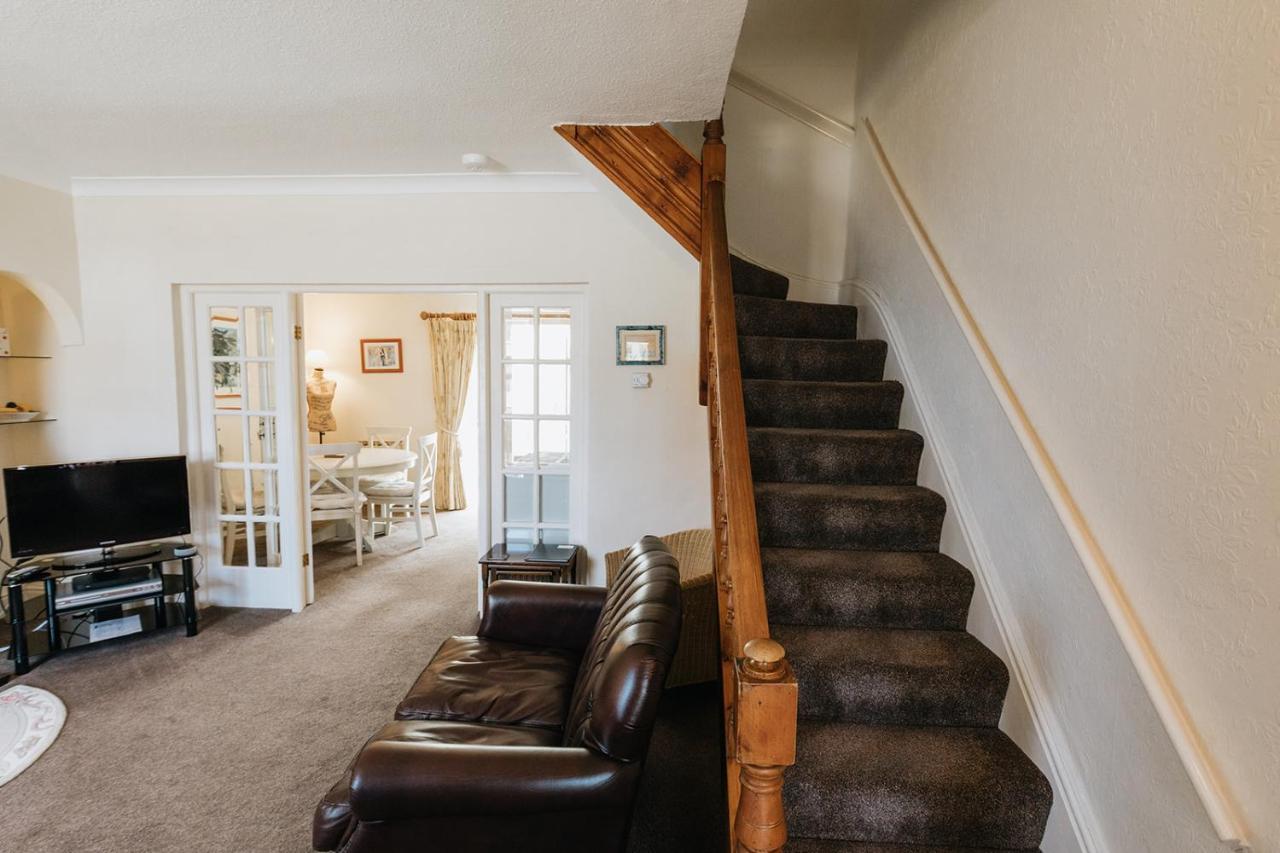 Willow Cottage - Cost 3 Bed Cottage In Penrhyn Bay With Sea Views With Access To Snowdonia Рос-он-Сі Екстер'єр фото
