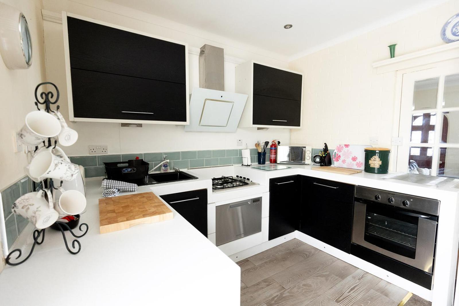 Willow Cottage - Cost 3 Bed Cottage In Penrhyn Bay With Sea Views With Access To Snowdonia Рос-он-Сі Екстер'єр фото