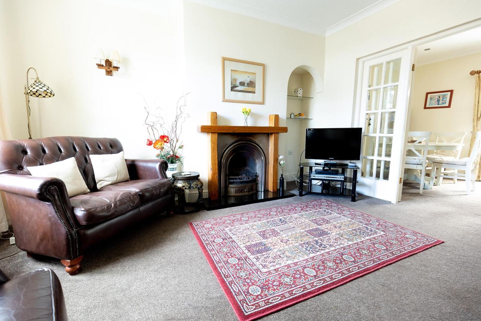 Willow Cottage - Cost 3 Bed Cottage In Penrhyn Bay With Sea Views With Access To Snowdonia Рос-он-Сі Екстер'єр фото