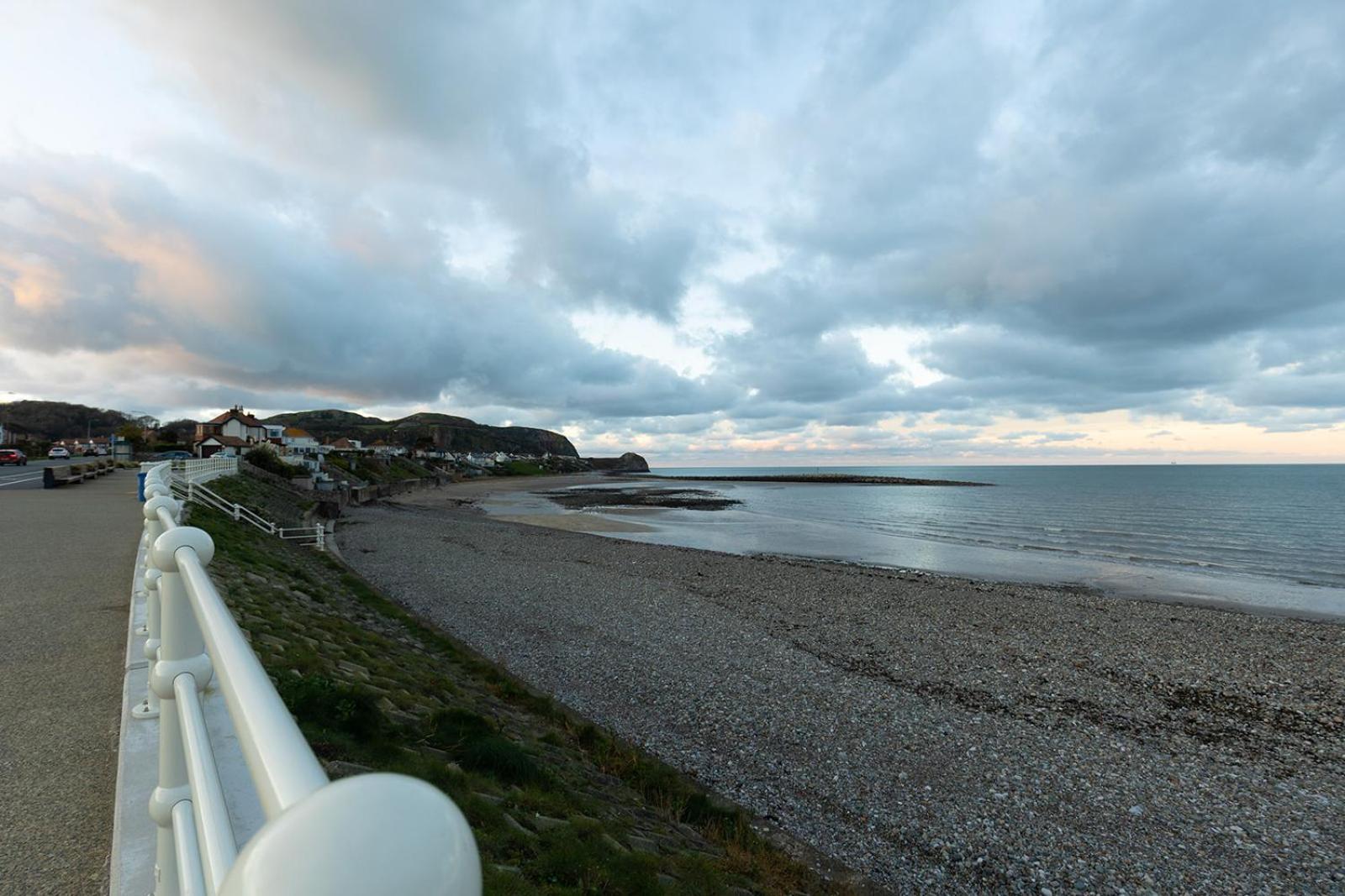 Willow Cottage - Cost 3 Bed Cottage In Penrhyn Bay With Sea Views With Access To Snowdonia Рос-он-Сі Екстер'єр фото